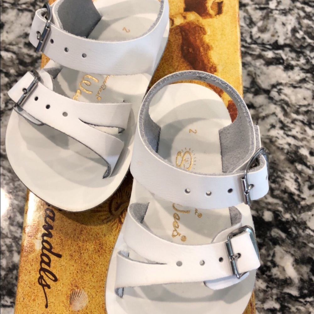 Sea Wee Sandals (size 2)